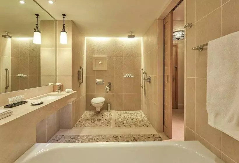 اتاق لوکس با چشم‌انداز باغ, The Westin Resort Costa Navarino