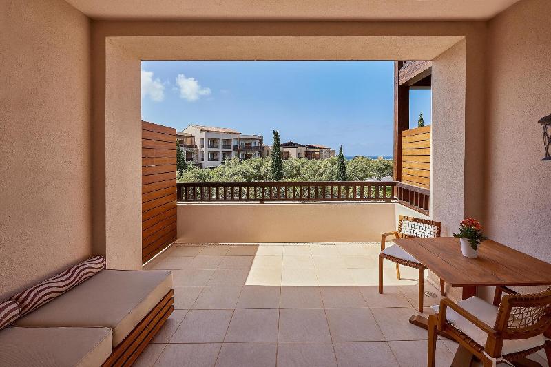 Номер Deluxe Вид на Сад, The Westin Resort Costa Navarino