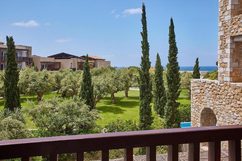 غرفة ديلوكس مطلّة علي الحديقة, The Westin Resort Costa Navarino