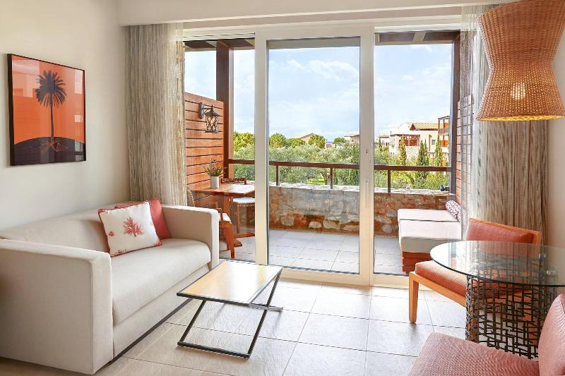 غرفة ديلوكس مطلّة علي الحديقة, The Westin Resort Costa Navarino