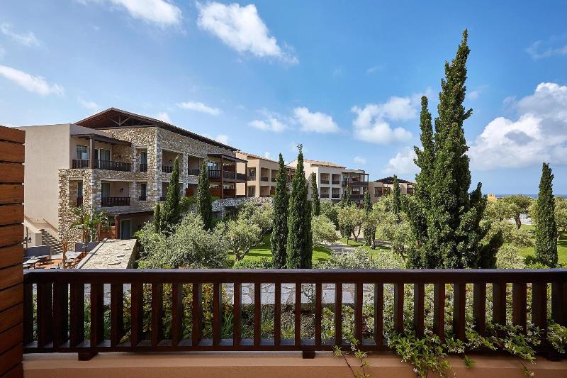 غرفة ديلوكس مطلّة علي الحديقة, The Westin Resort Costa Navarino