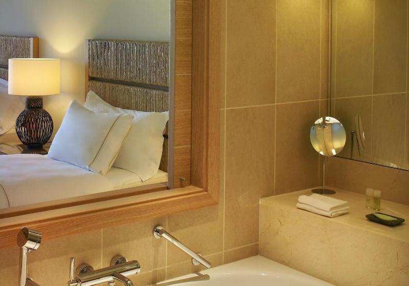 غرفة بريميوم مطلّة علي البحر, The Westin Resort Costa Navarino