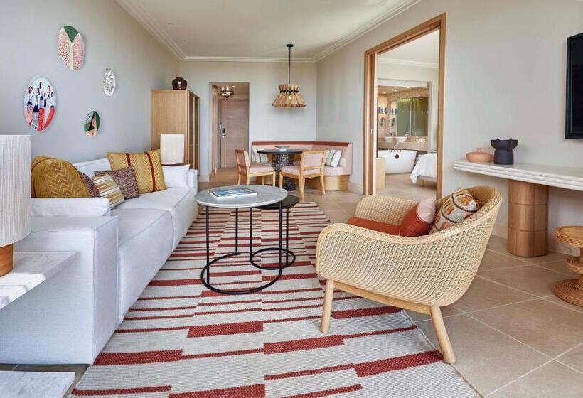 جناح بريميوم, The Westin Resort Costa Navarino