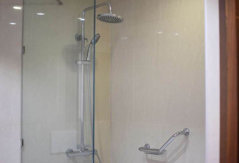 جناح, Radisson Blu Hotel Yerevan