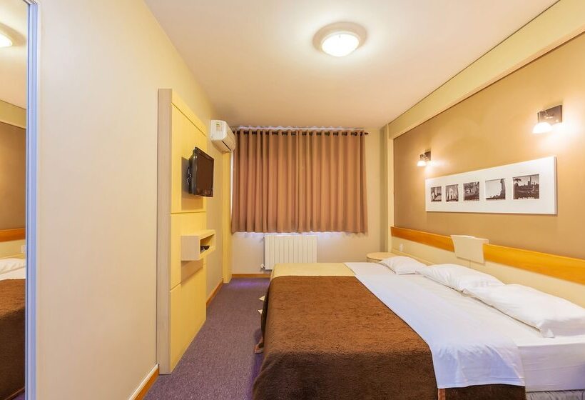 3 Bett Deluxe Zimmer, Tri Hotel & Flat Caxias