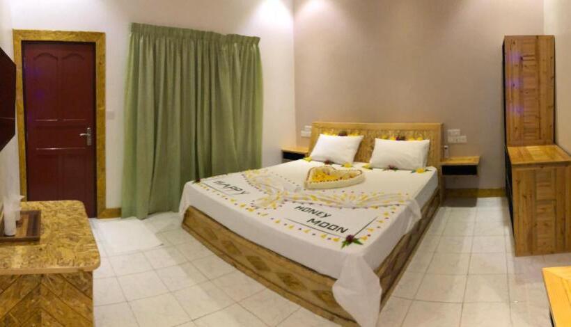 اتاق لوکس, Veli Beach Inn