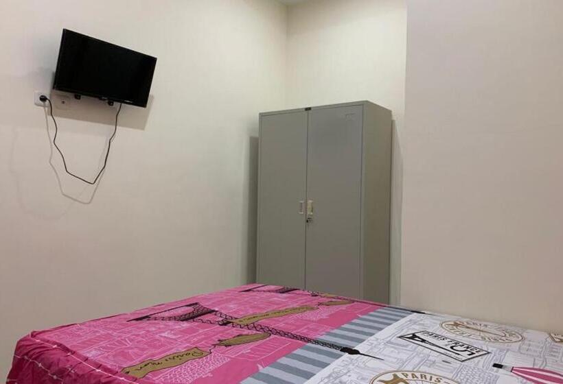 اتاق استاندارد, Oyo 90699 Yellow White Guesthouse Palu