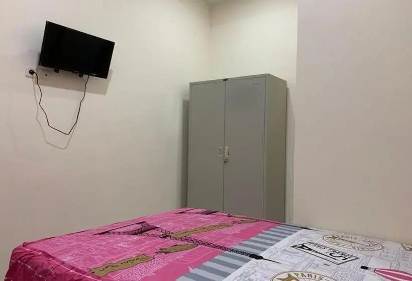 スタンダードルーム, Oyo 90699 Yellow White Guesthouse Palu