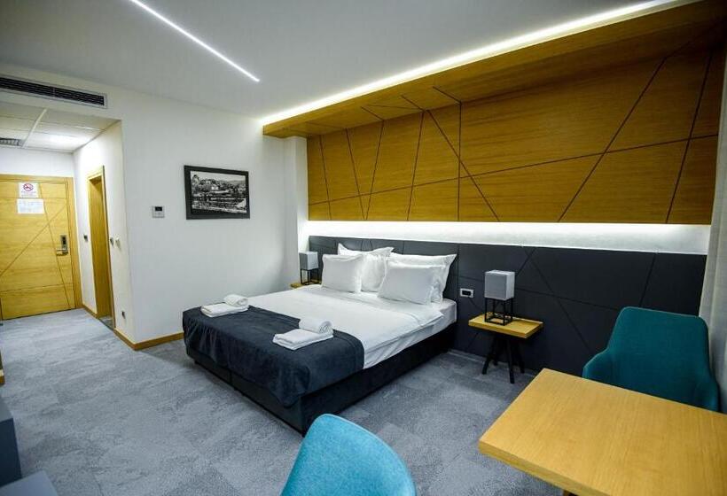 اتاق لوکس, Park Shtip