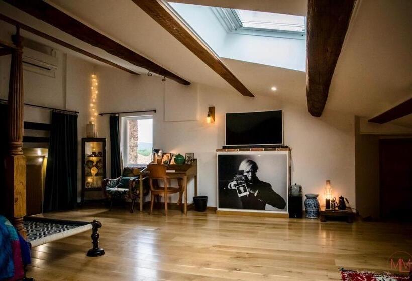 Номер Deluxe, Origines