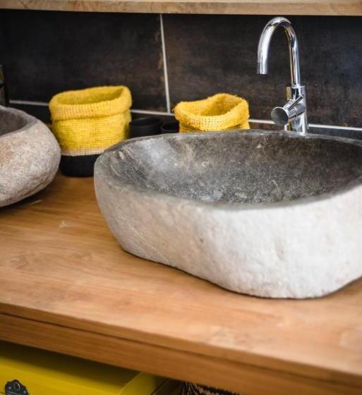 Номер Deluxe с Балконом, Origines