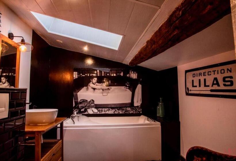 Номер Deluxe, Origines