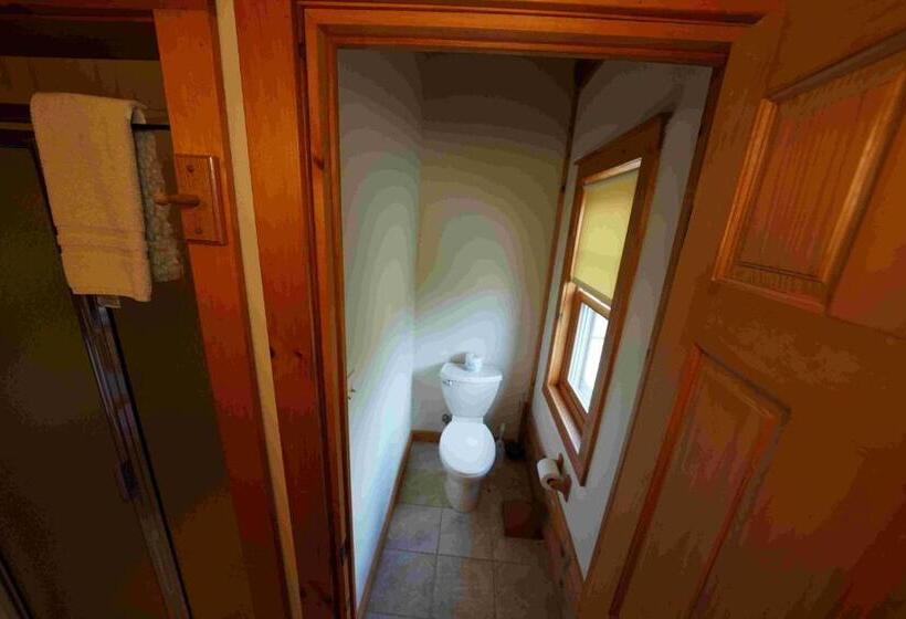 جناح مزود بتراس, Ampersand Bay Resort