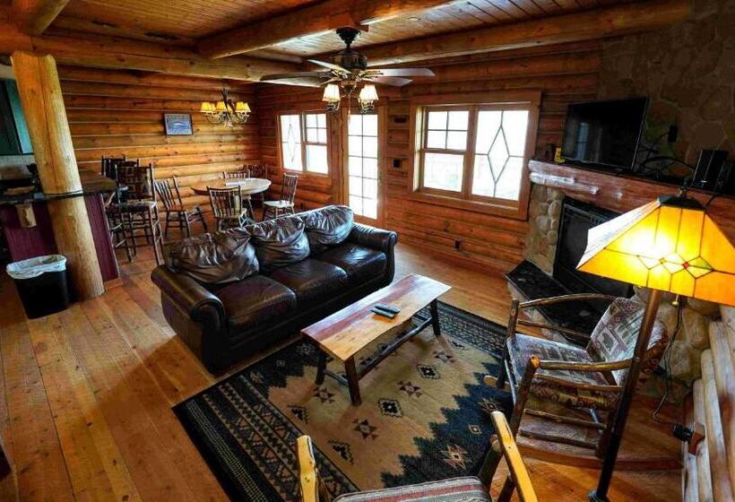 جناح مزود بتراس, Ampersand Bay Resort