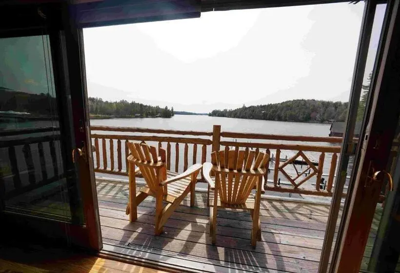 سوییت لوکس, Ampersand Bay Resort