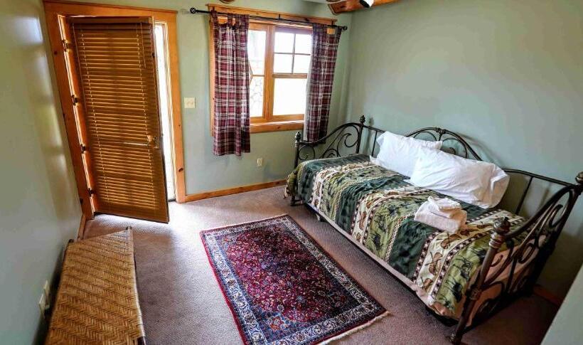 إستوديو قياسى مزودة بتراس, Ampersand Bay Resort