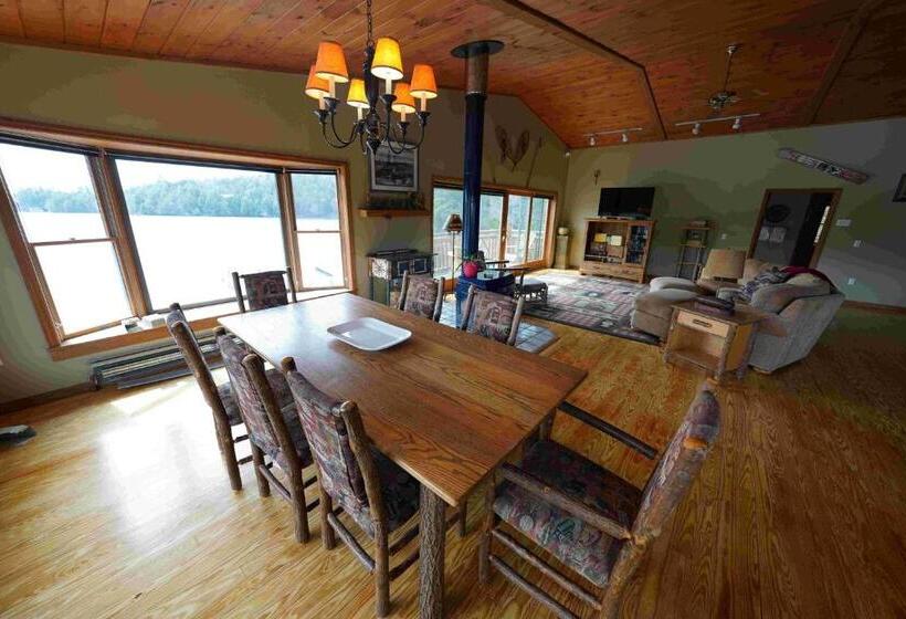 جناح ديلوكس, Ampersand Bay Resort