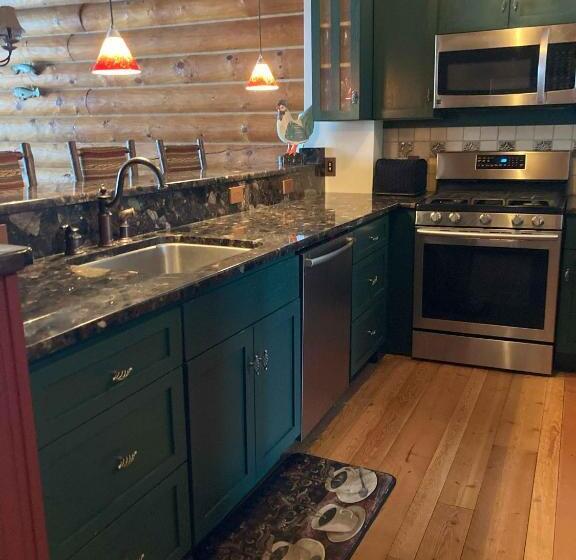 منزل 3 غرف نوم, Ampersand Bay Resort