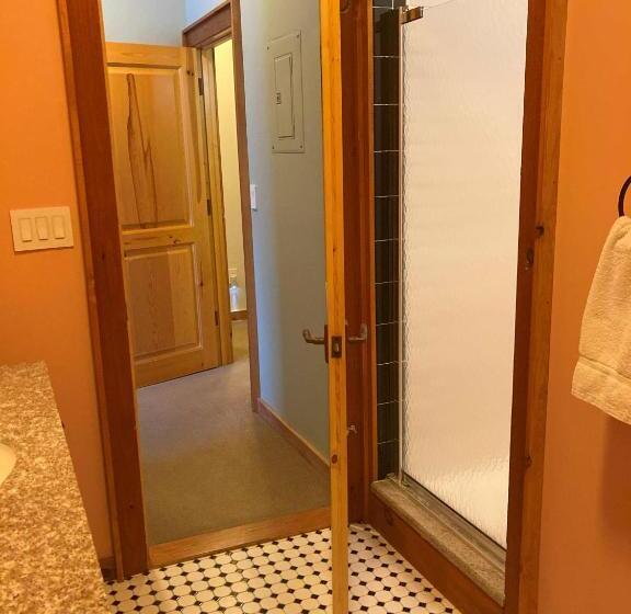 منزل 3 غرف نوم, Ampersand Bay Resort