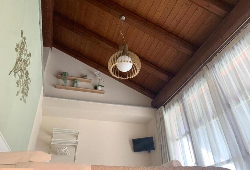 Номер Стандарт Вид на Сад, B&b La Luce Verde