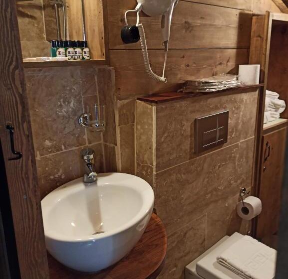 סטודיו דלוקס, Konak Bi̇ndalli