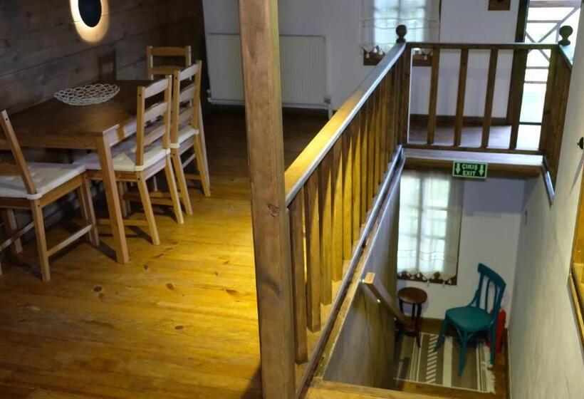 סטודיו דלוקס, Konak Bi̇ndalli