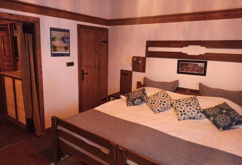 סטודיו דלוקס, Konak Bi̇ndalli