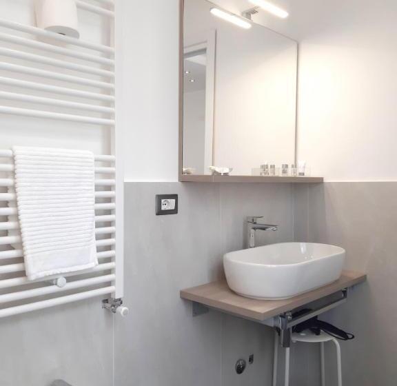 اتاق استاندارد چهار تخته, Ripamontibnb