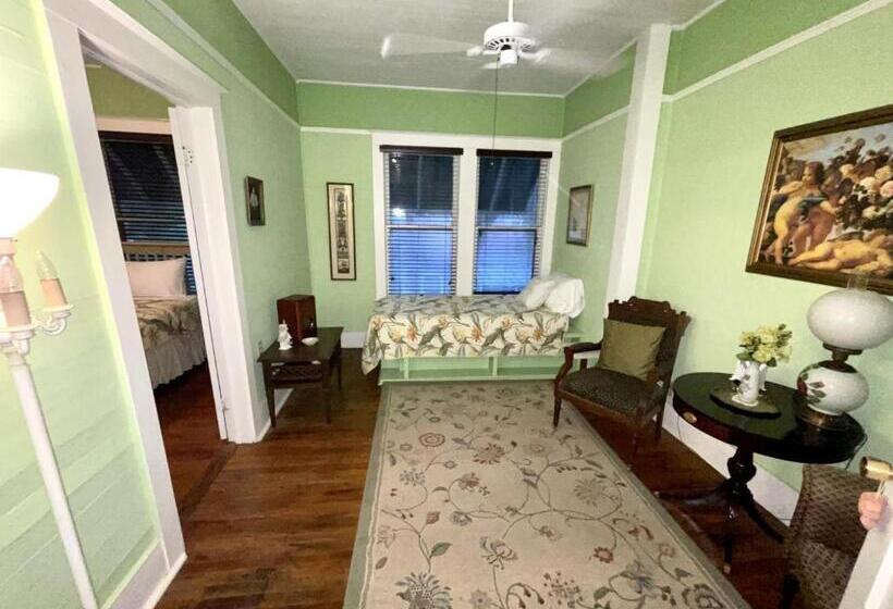 غرفة سوبيريور مطلّة علي الحديقة, Grady House Bed And Breakfast