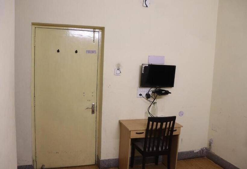 Standard Room, Chandra