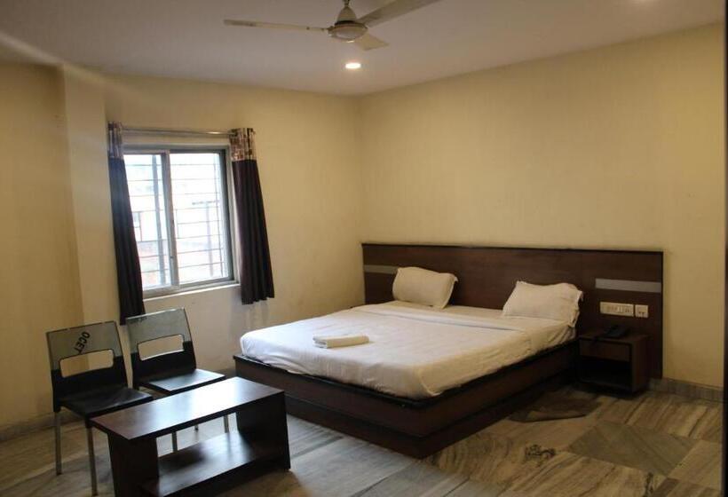 Deluxe Room, Chandra