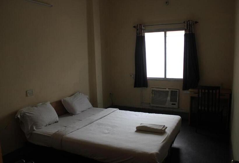 Standard Room, Chandra