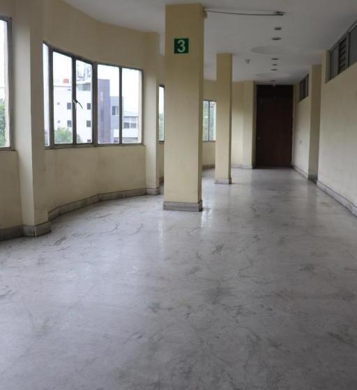 Deluxe Room, Chandra