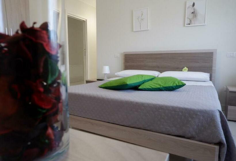 חדר סטנדרט, Natural House