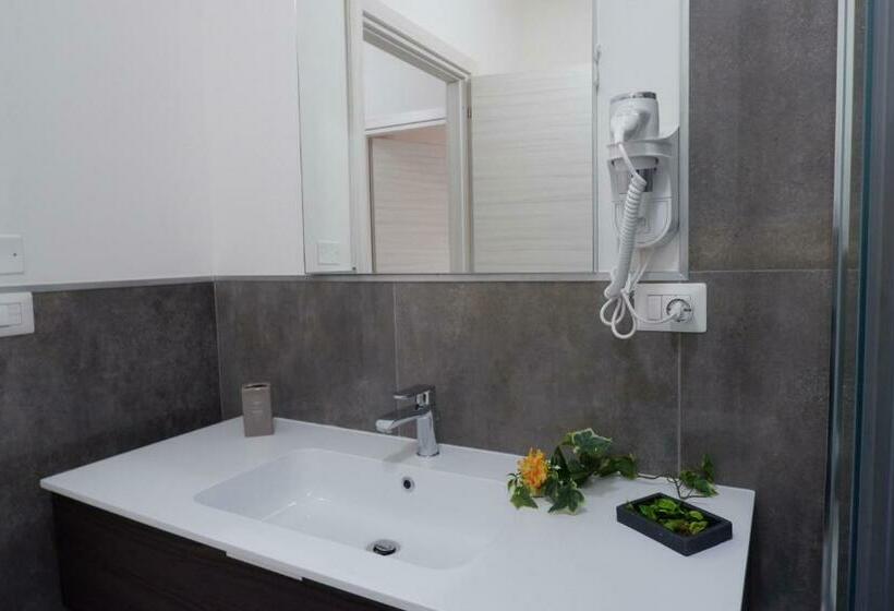 חדר סטנדרט, Natural House