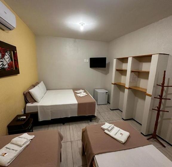 חדר לארבעה סטנדרטי עם מרפסת, Pousada Coconut Cumbuco