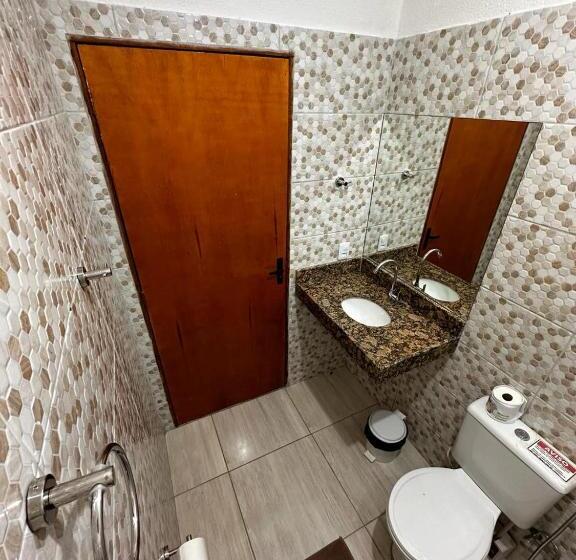 חדר לארבעה סטנדרטי עם מרפסת, Pousada Coconut Cumbuco