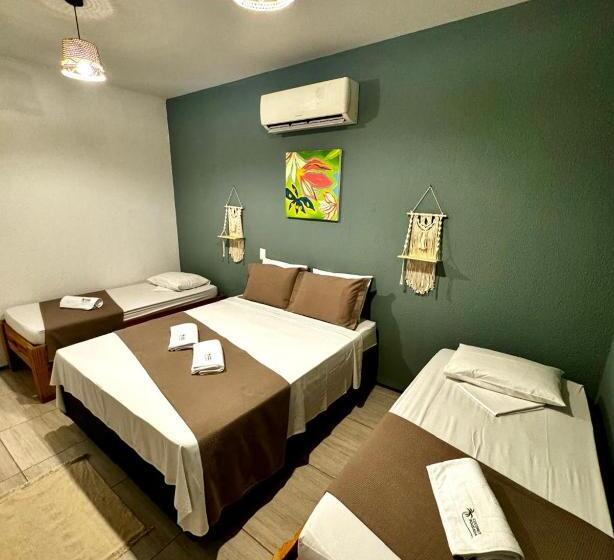 חדר לארבעה סטנדרטי עם מרפסת, Pousada Coconut Cumbuco