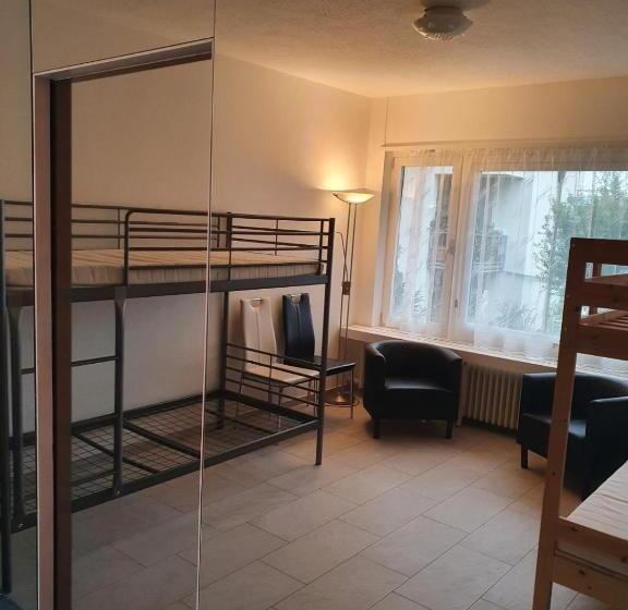 Cama em Quarto Partilhado, Viktoria Budget Hostel