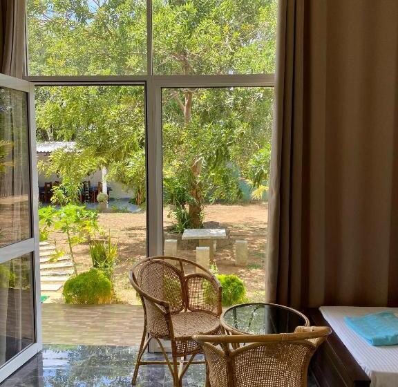 带花园景观的标准三人间, Sapphire Garden