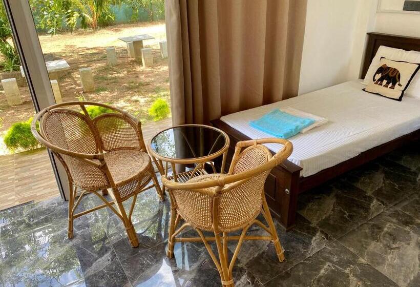 带花园景观的标准三人间, Sapphire Garden