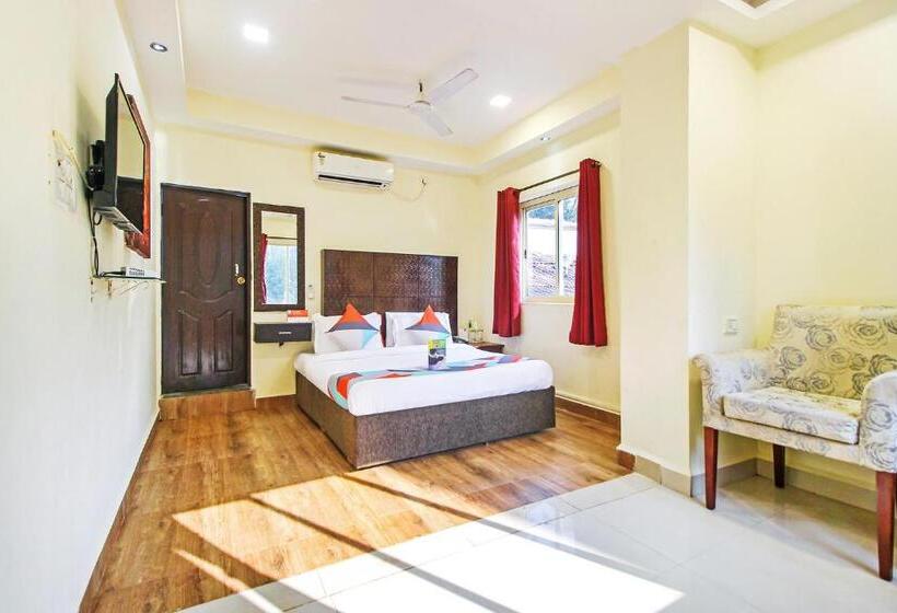 Tripla Executive, Fabexpress Golden Nest Deluxe With Pool, Calangute