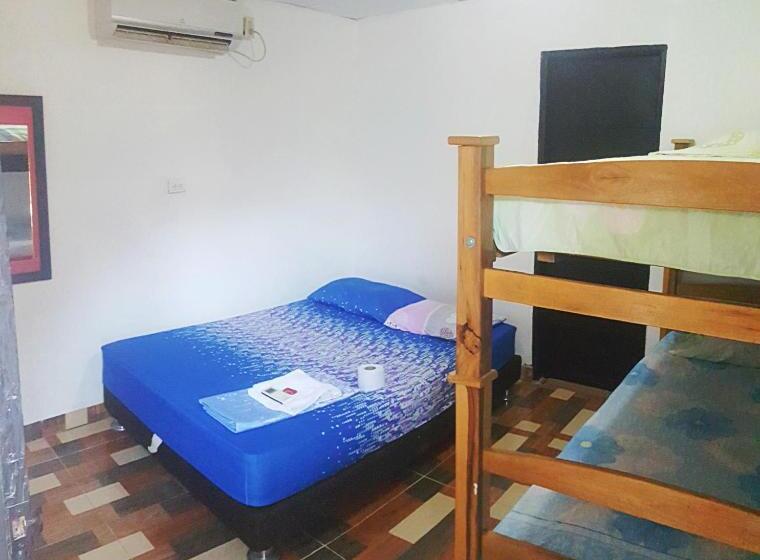 اتاق استاندارد چهار تخته, Hostal Castillo Del Mar   Hostel