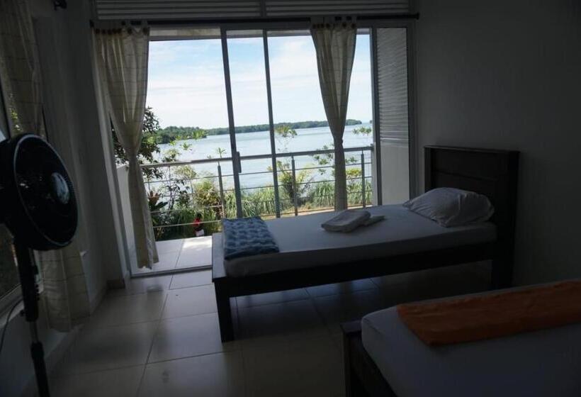 디럭스 트리플 룸, La Manigua Hostal