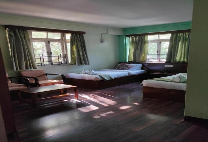 Трехместный Номер Классика, Oyo 82633 Denzong Regency