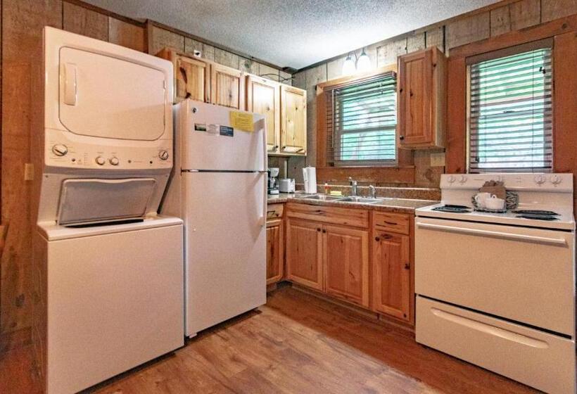 غرفة عائلية, Swiss Mountain Village