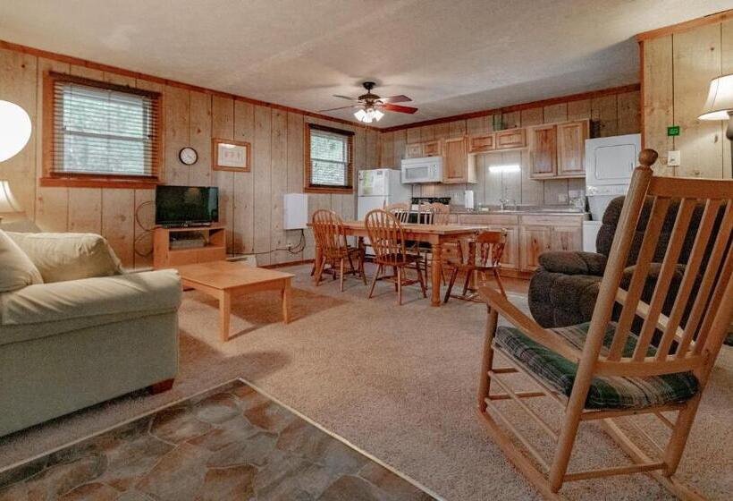 غرفة عائلية, Swiss Mountain Village