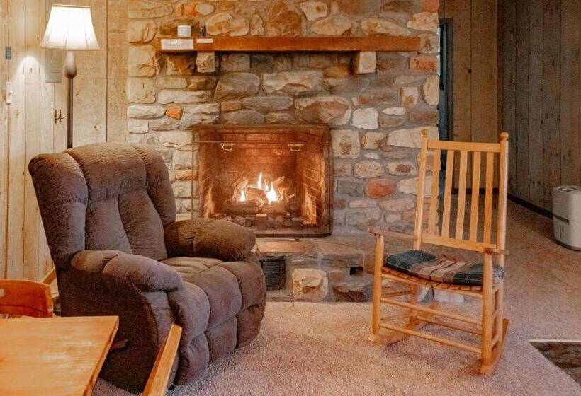 غرفة عائلية, Swiss Mountain Village