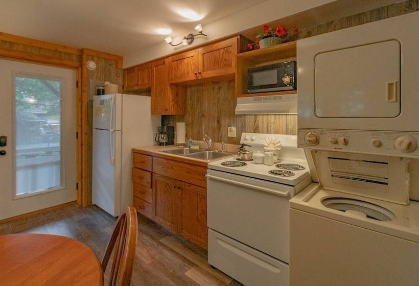 إستوديو قياسى, Swiss Mountain Village