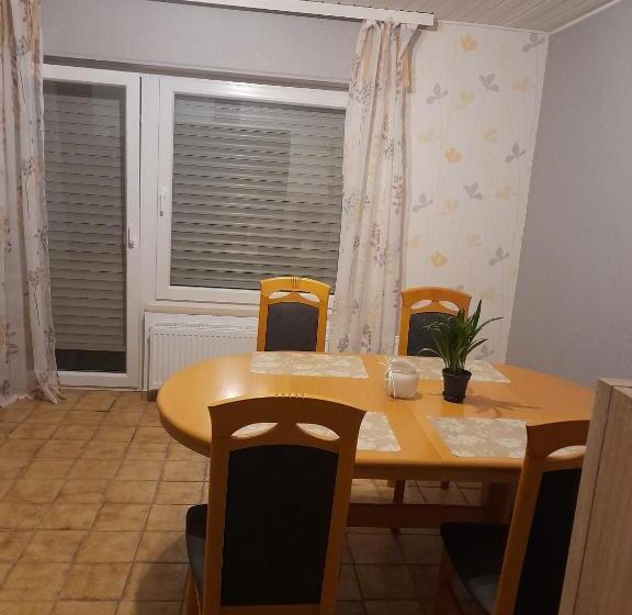 شقة غرفة نوم واحدة مزودة بشُرفة, Gästezimmer Bernkastel Gästehaus Barbara